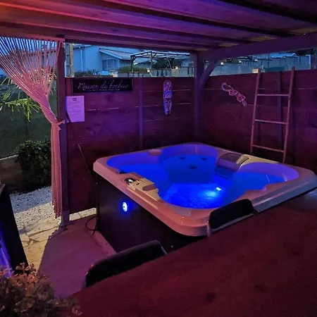 Love Room Avec Spa Nerac Exterior photo