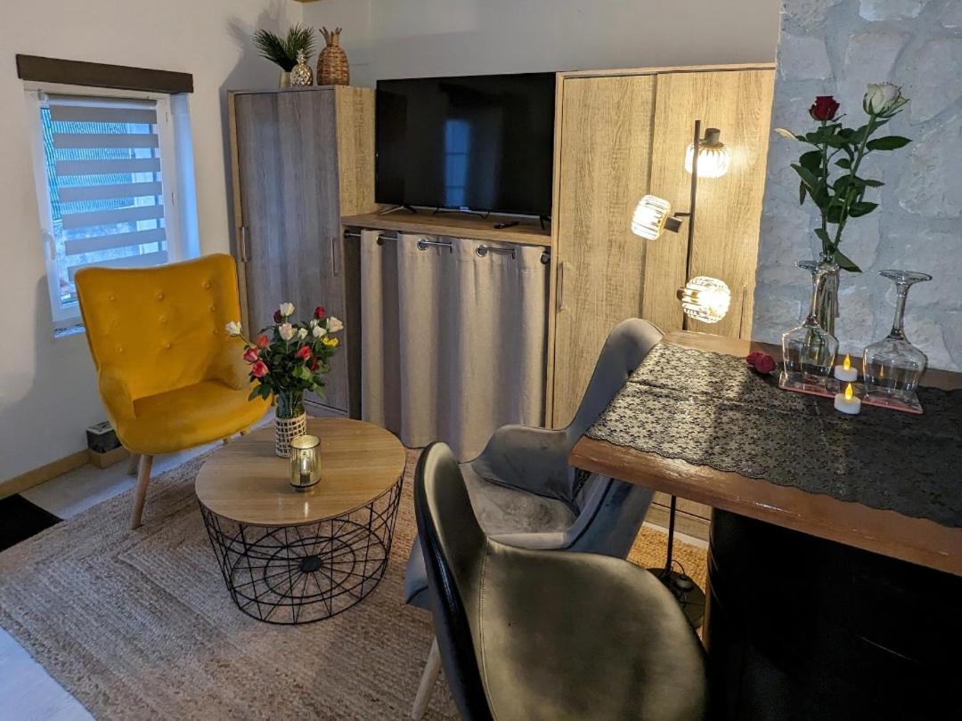 Avec Apartment *
